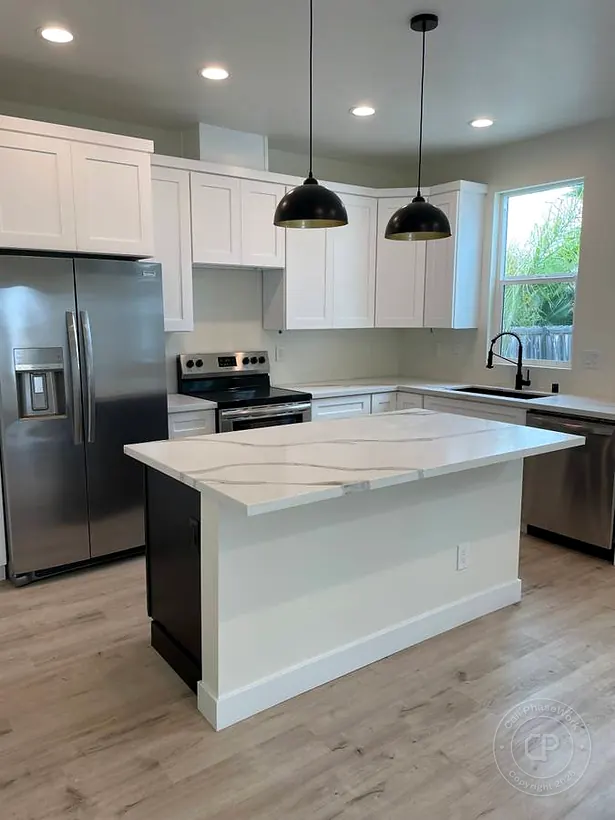 Kitchen Island Pendants & Recessed Lighting
